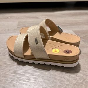 REEF New Banded Horizon Hi Sandals Size 8 Champagne Gold Cushion